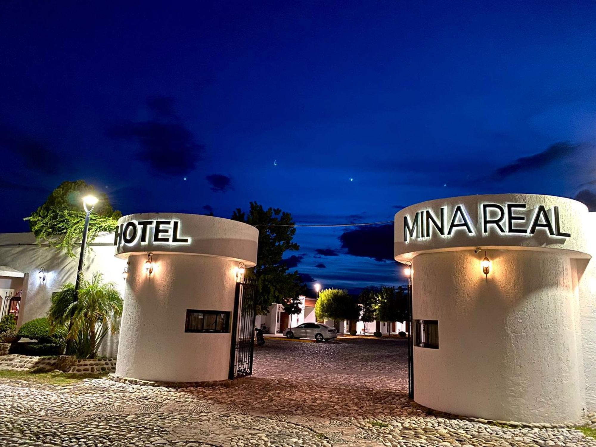 Hotel Mina Real Cedral Exteriör bild